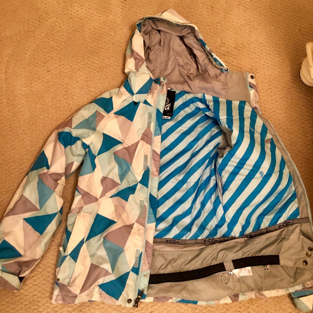Volcom Ski Jacket - Picture 2 of 3
